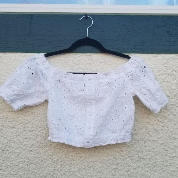 Le Lis white eyelet cropped off the shoulder top small - Picture 1 of 5